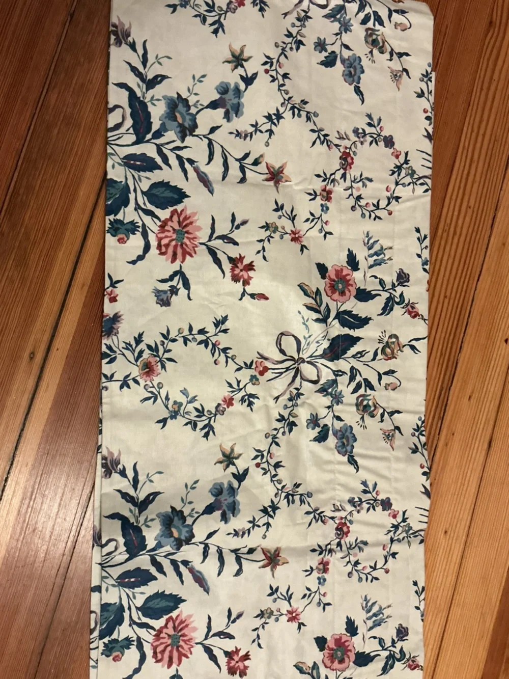 NWOT Waverly Nantucket Stroll Wisteria Floral Valance